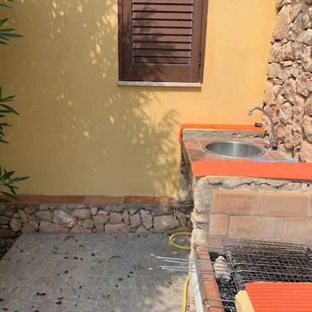Villa Maveda, Un Dammuso Immerso Nel Verde Lampedusa Bagian luar foto
