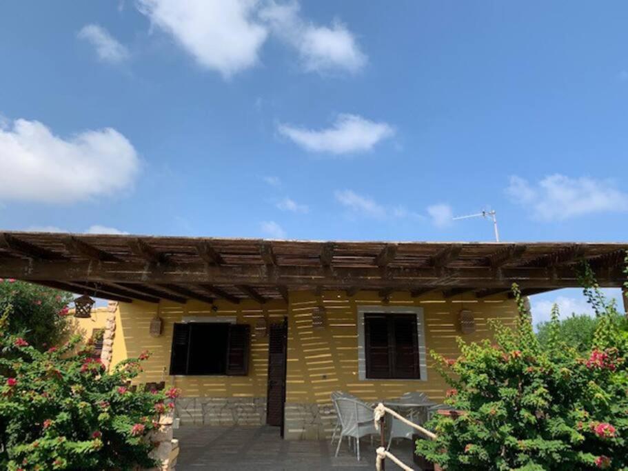 Villa Maveda, Un Dammuso Immerso Nel Verde Lampedusa Bagian luar foto
