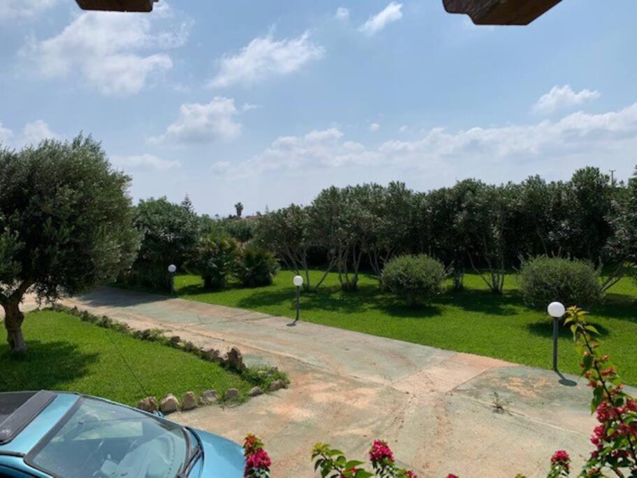 Villa Maveda, Un Dammuso Immerso Nel Verde Lampedusa Bagian luar foto