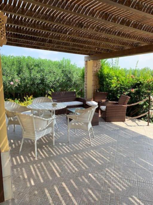 Villa Maveda, Un Dammuso Immerso Nel Verde Lampedusa Bagian luar foto